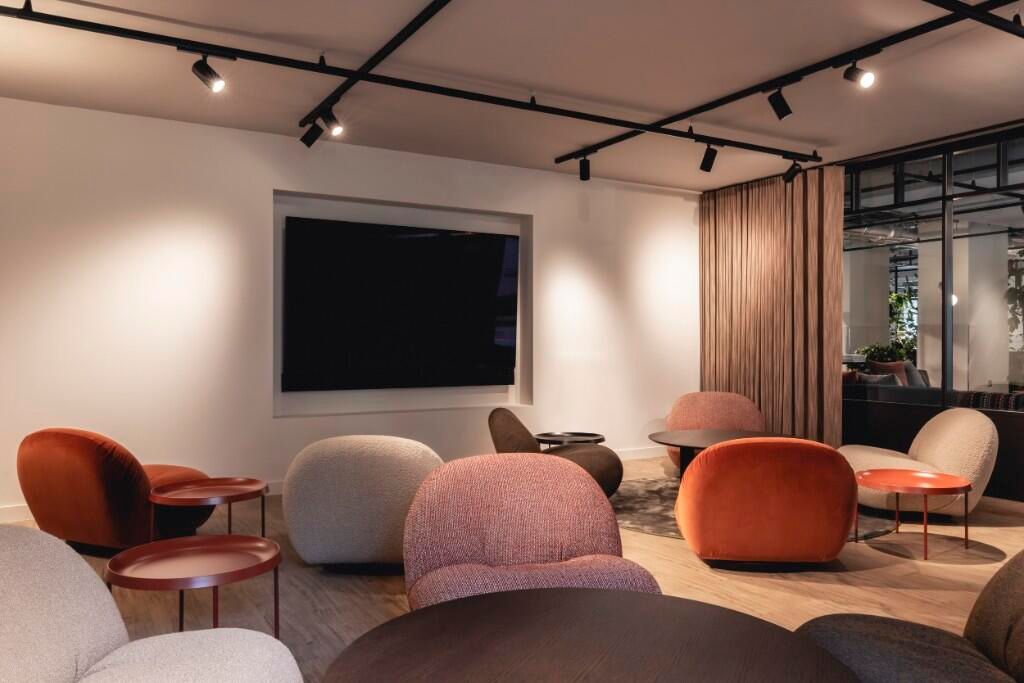 Property photo 1 of 2