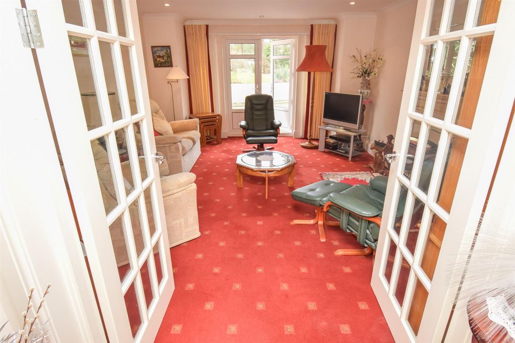 Additional image 9 of 2 bed flat for sale3 Islands House, Islands Court, Islands Bank Road, Inverness IV2