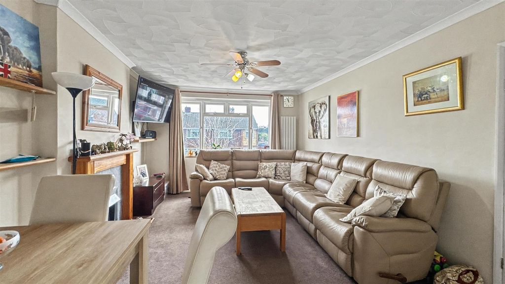 Property photo 2 of 9 Lounge/Diner