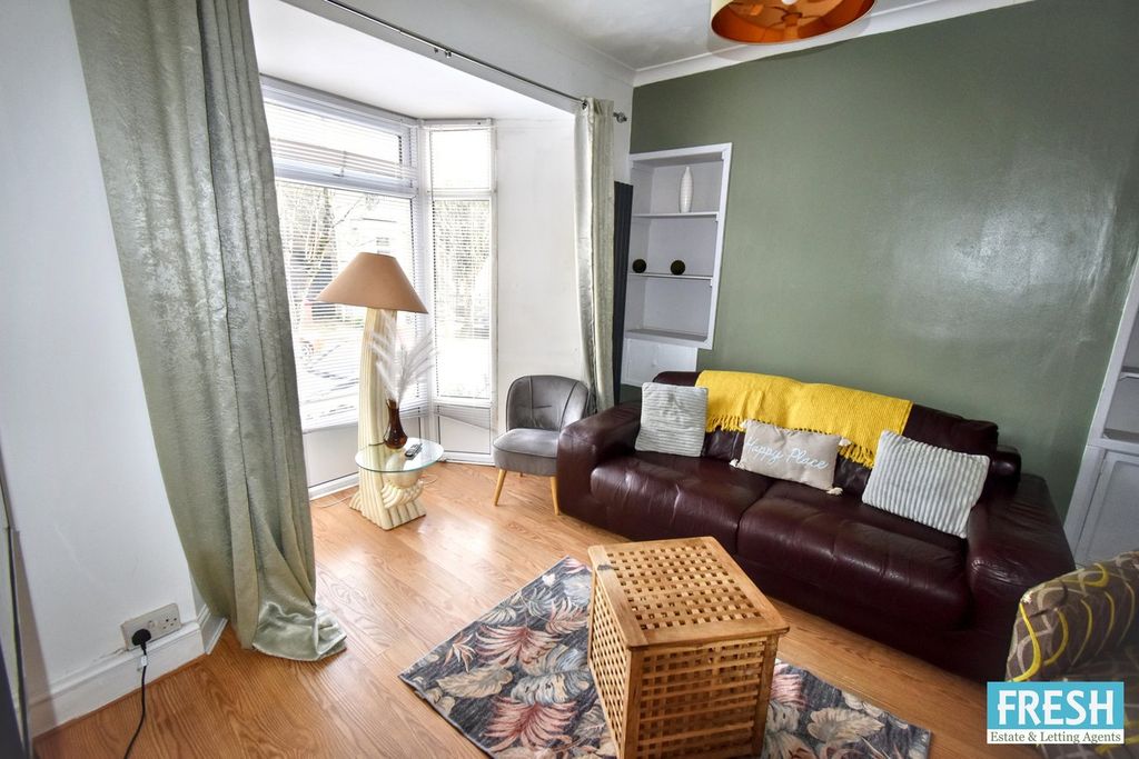 Property photo 3 of 27