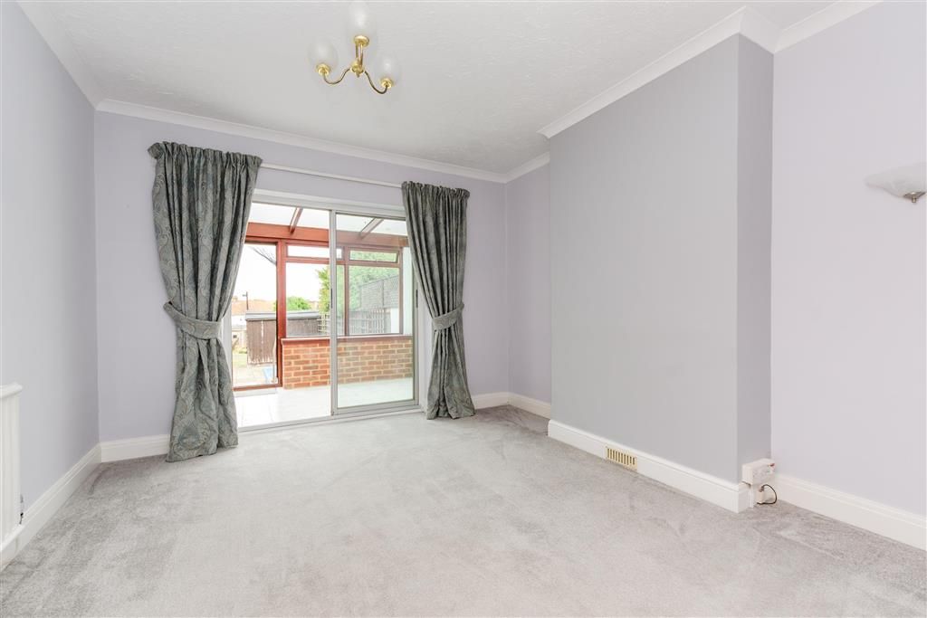 Property photo 3 of 11 Dining Area