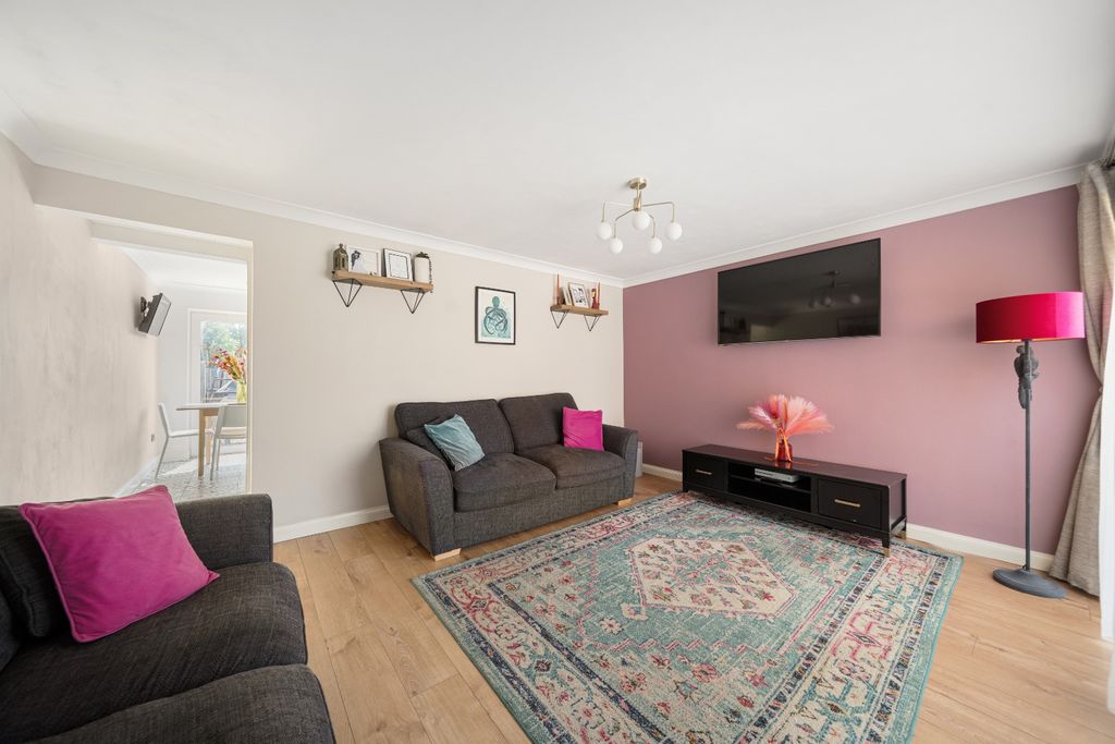 Property photo 2 of 21 5388143