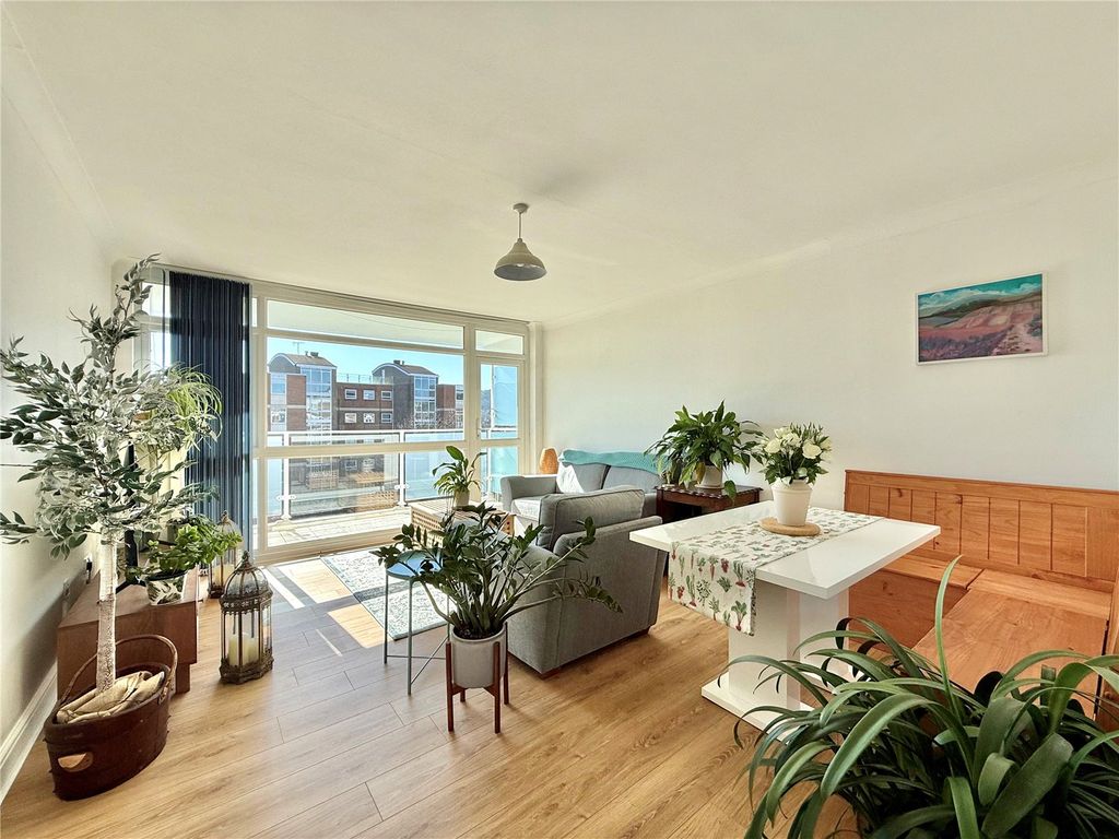 Property photo 2 of 13 Picture No. 16