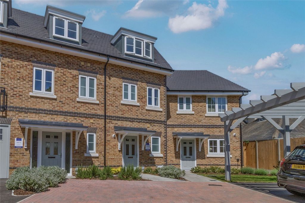 Property photo 1 of 8 External