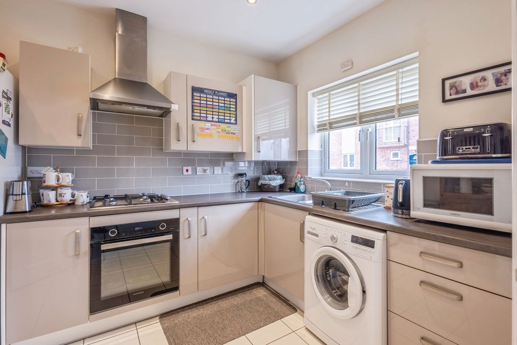 Property photo 2 of 19 Pbox-Img.Jpg