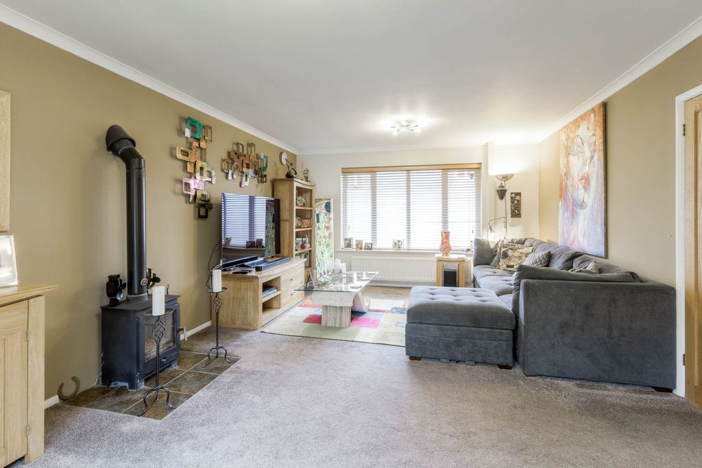 Property photo 2 of 22