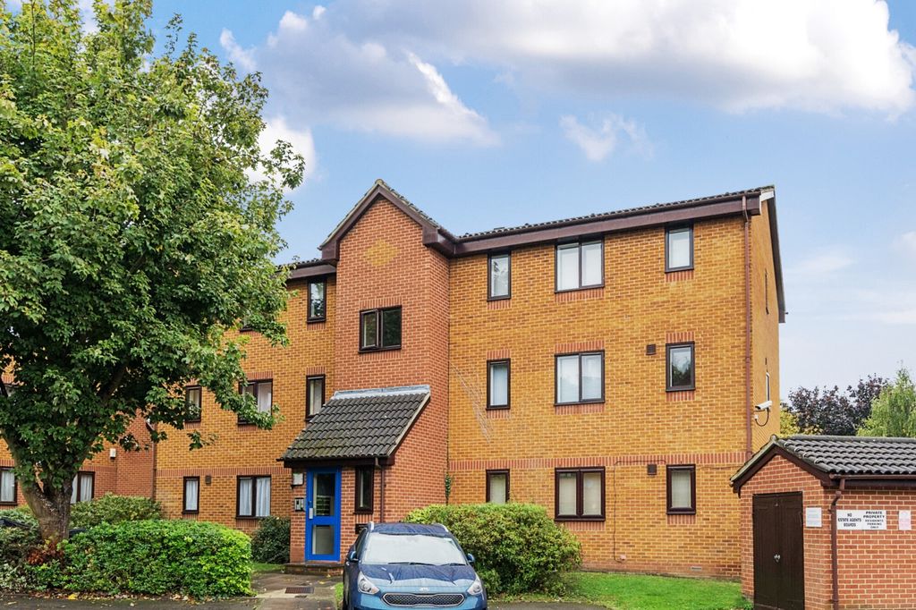 Property photo 1 of 8 External