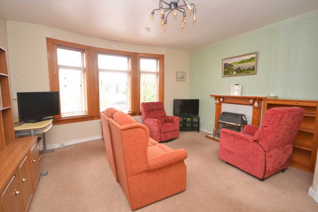 Property photo 2 of 15 Lounge