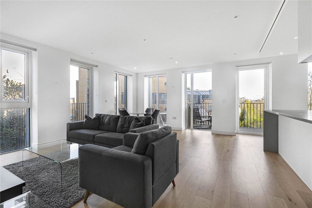 Property photo 3 of 24 Picture No. 33