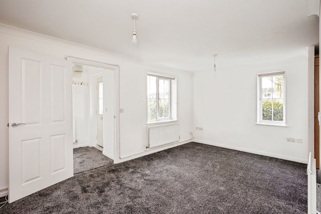 Property photo 2 of 17 Photo