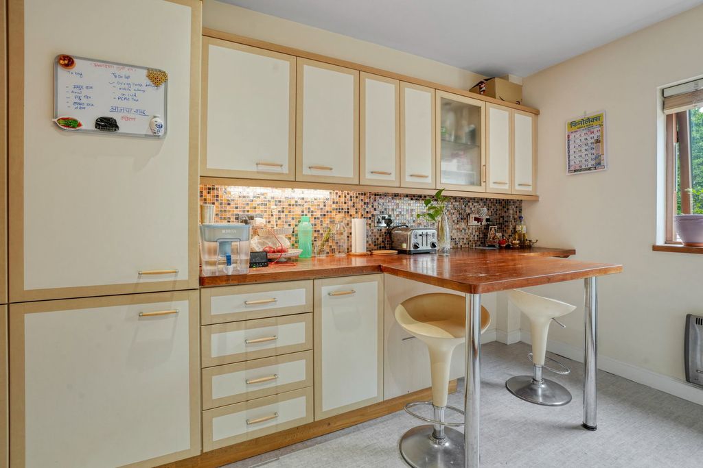 Additional image 11 of 3 bed flat for saleWoodward Place, Loughton Lodge, Milton Keynes MK8