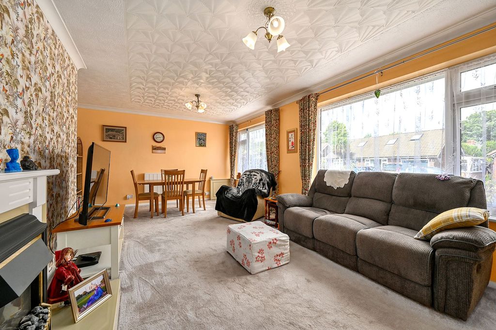 Property photo 3 of 19