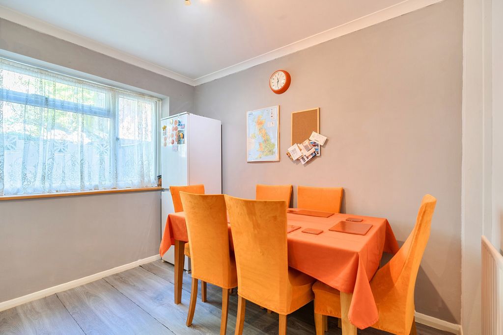 Property photo 3 of 20 1447280-12-69E8Af...