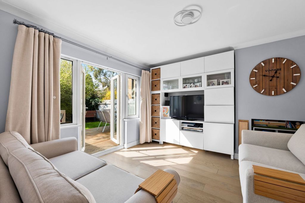 Property photo 2 of 21