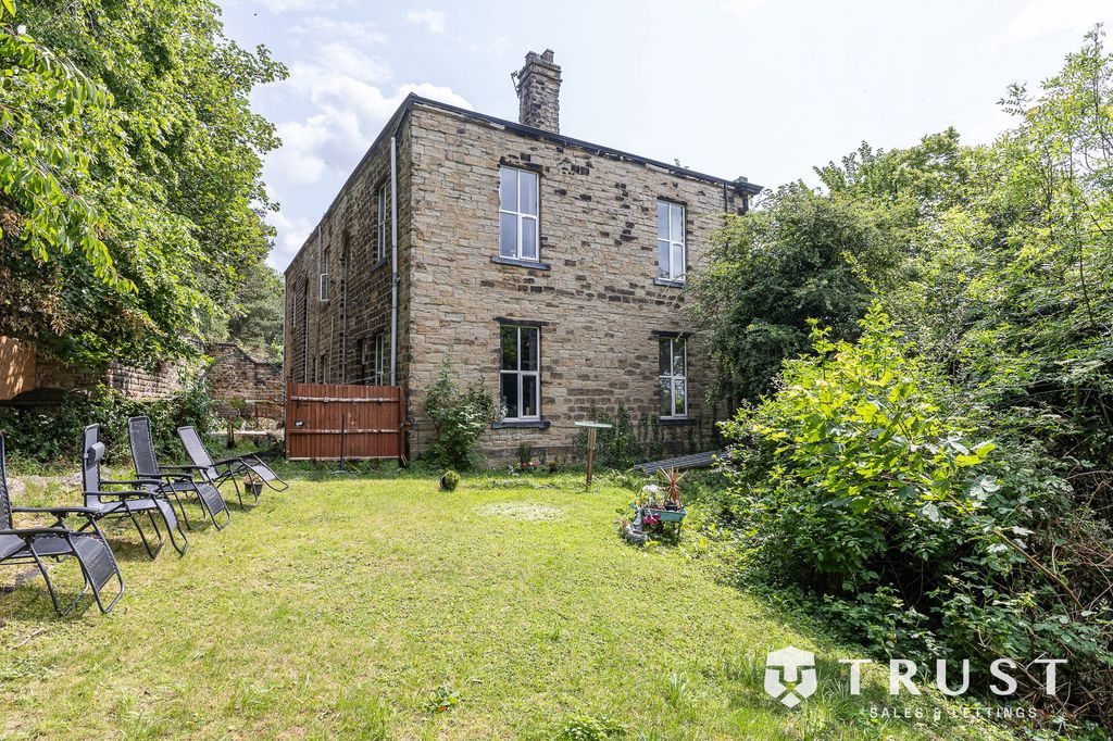 Property photo 1 of 33