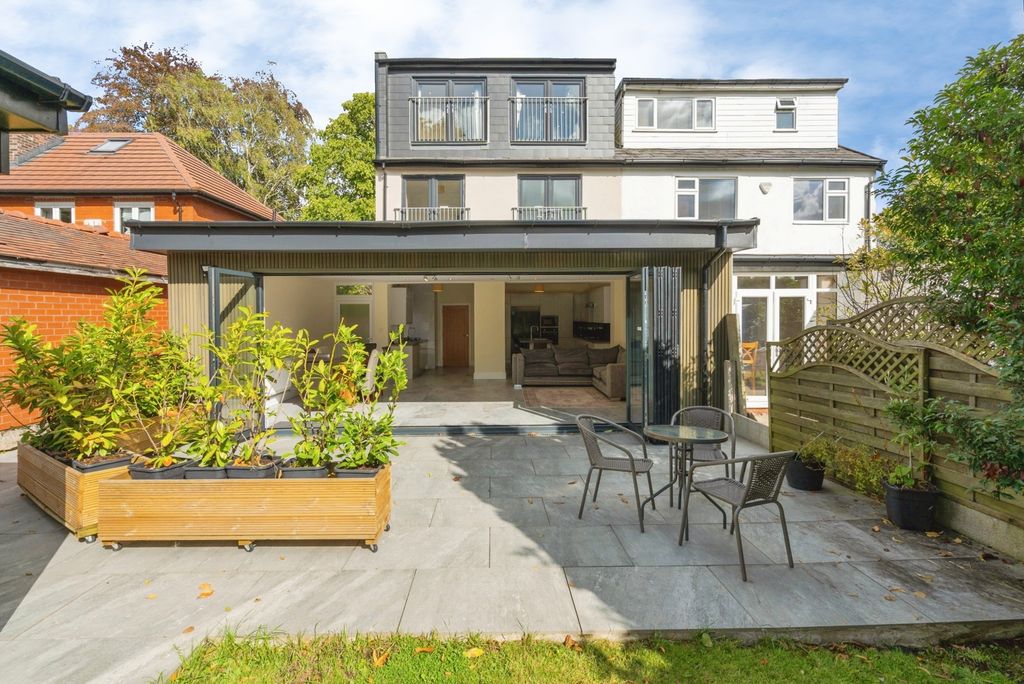 Property photo 1 of 32 Pbox-Img.Jpg