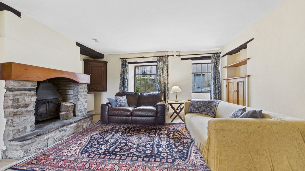 Property photo 3 of 30