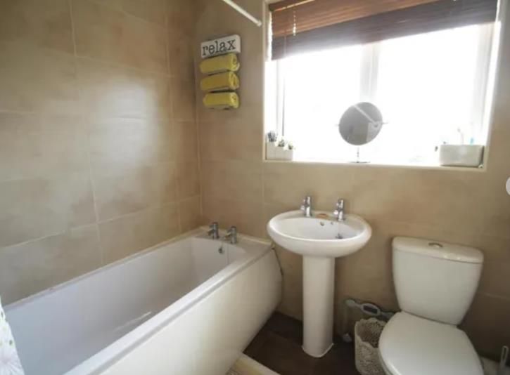 Property photo 2 of 10 Bathroom 2 .Png