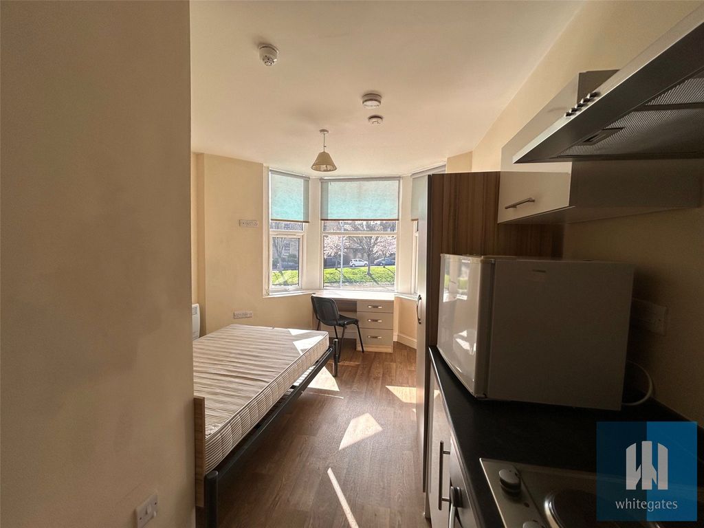 Property photo 2 of 8 Picture No. 14