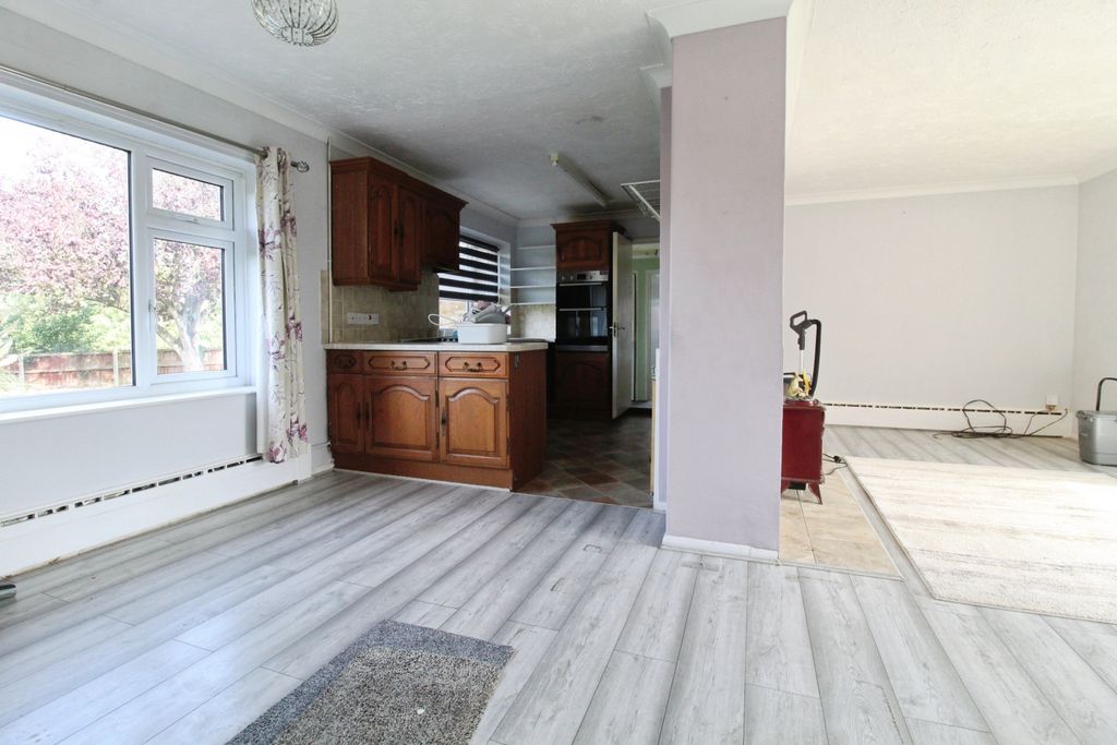 Property photo 3 of 28 Diner