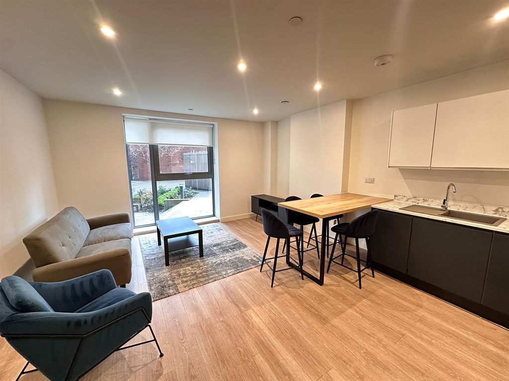 Property photo 2 of 33 Img-20260415-Wa0013.Jpg