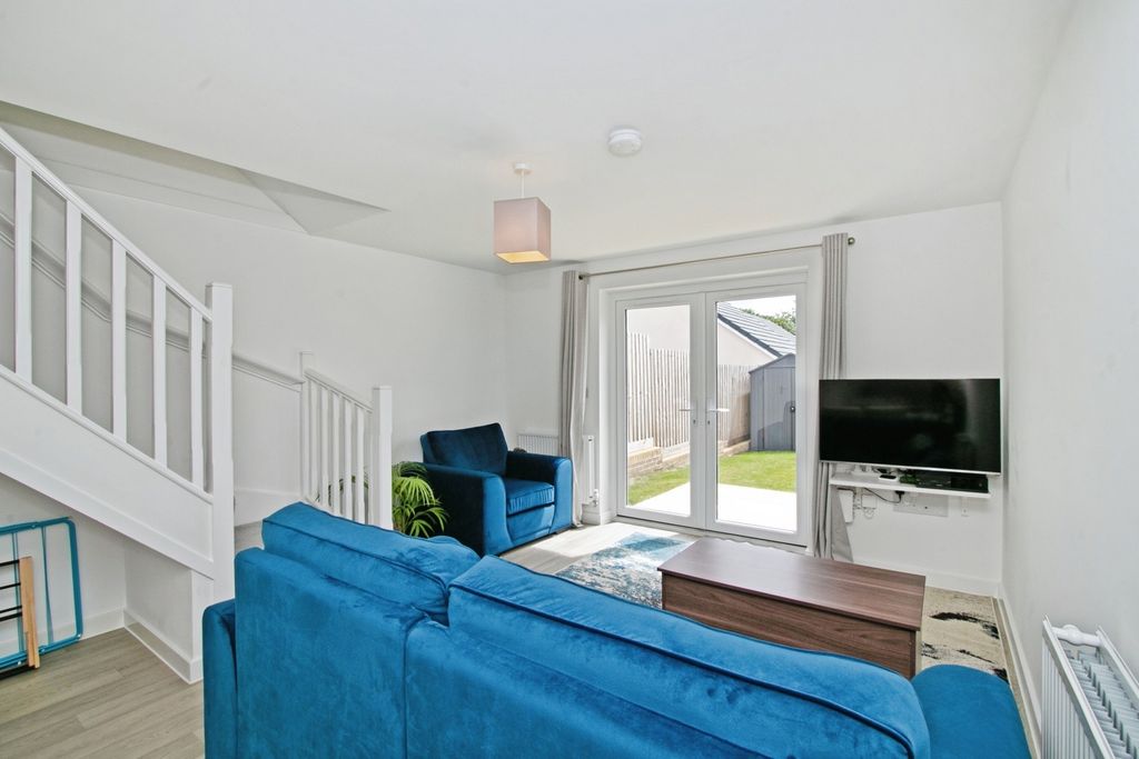 Property photo 2 of 16 Photo