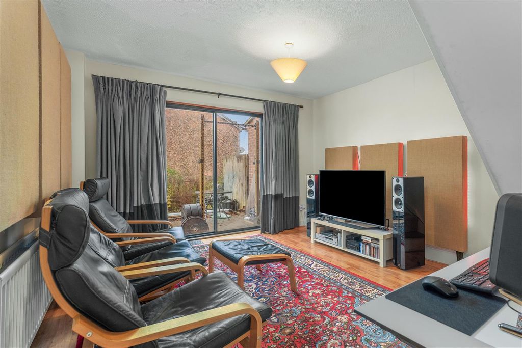 Property photo 3 of 14 137 Parklands, Banbury-6.Jpg