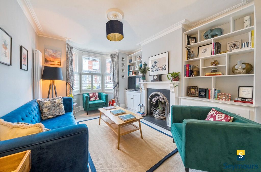 Property photo 2 of 27 Living Room