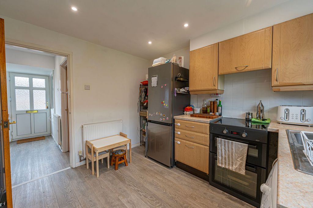 Property photo 2 of 24