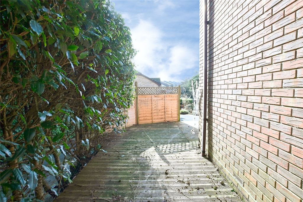 Property photo 2 of 9 Picture No. 17