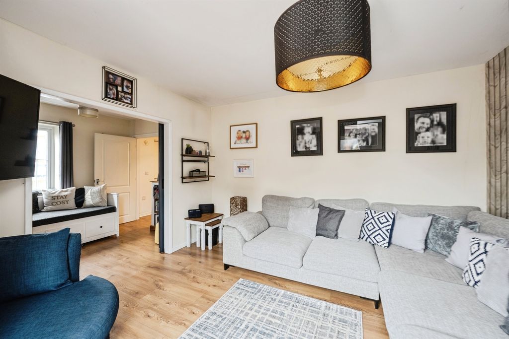 Property photo 3 of 19