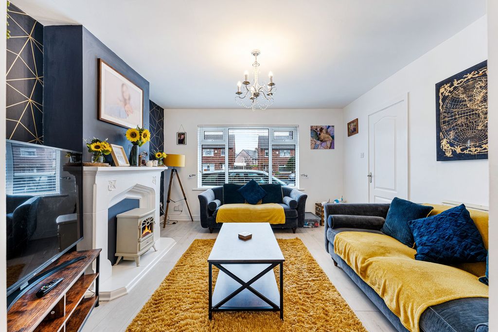 Property photo 2 of 23