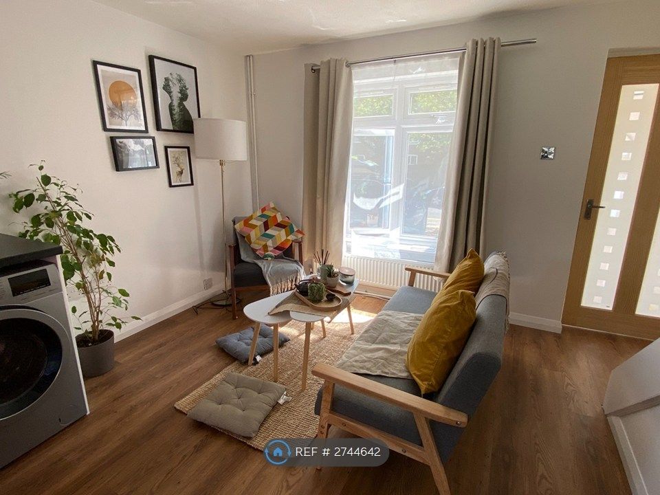 Property photo 2 of 11