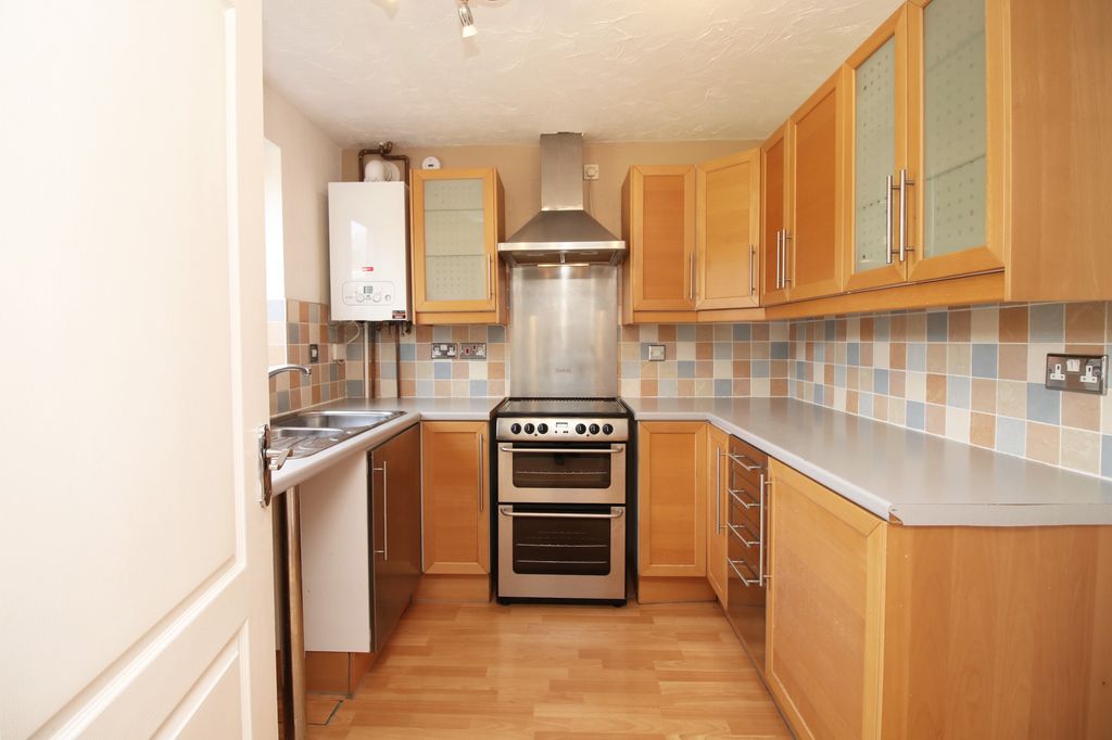 Property photo 2 of 18