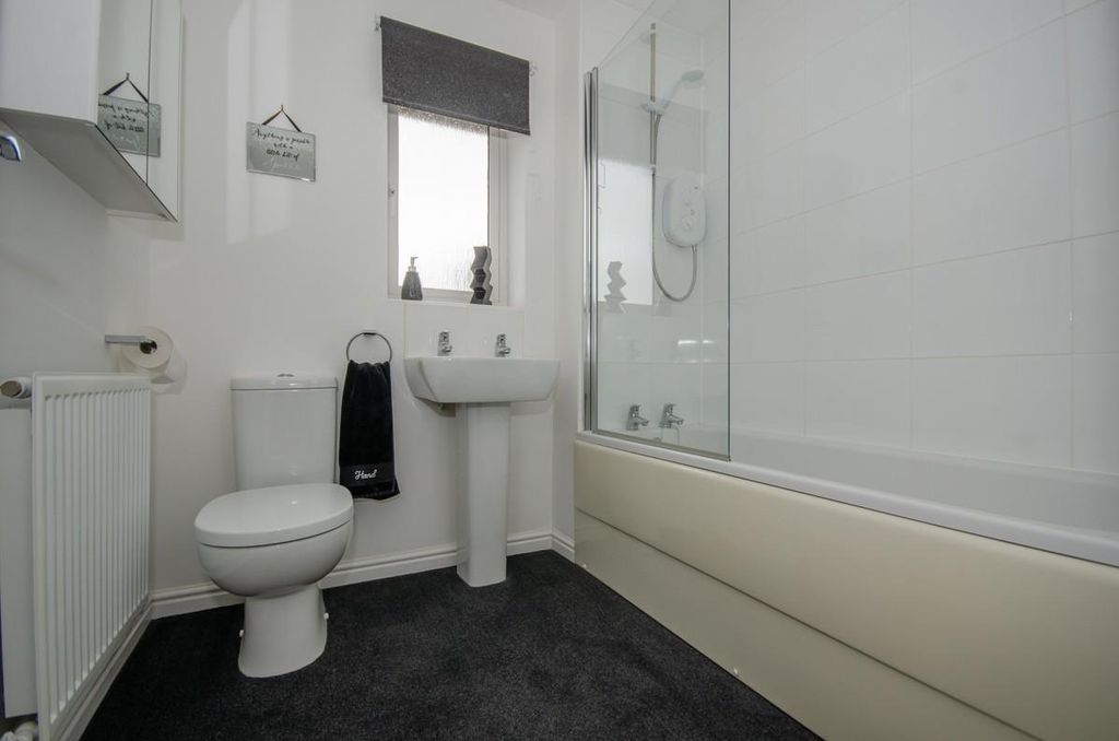 Property photo 2 of 22 Bathroom.Jpg