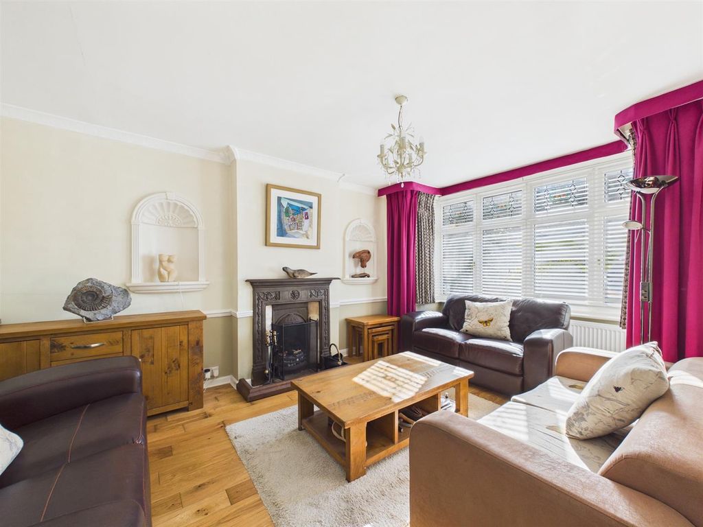 Property photo 2 of 20 Cam02885G0-Pr0588-Still003.Jpg