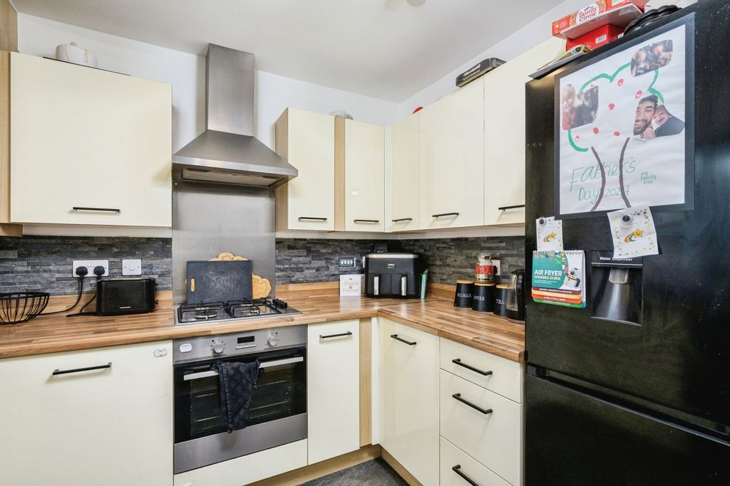 Property photo 2 of 15 Pbox-Img.Jpg