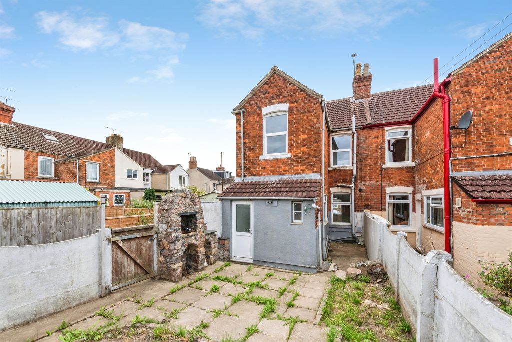 Property photo 2 of 12