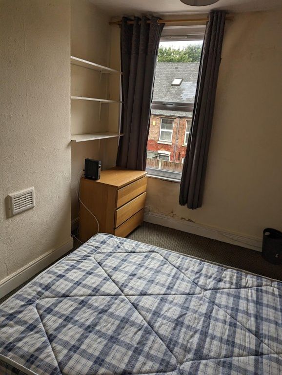 Property photo 3 of 5 101 Bed 1.Jpg