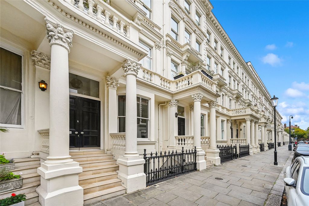 Property photo 3 of 16 Exterior