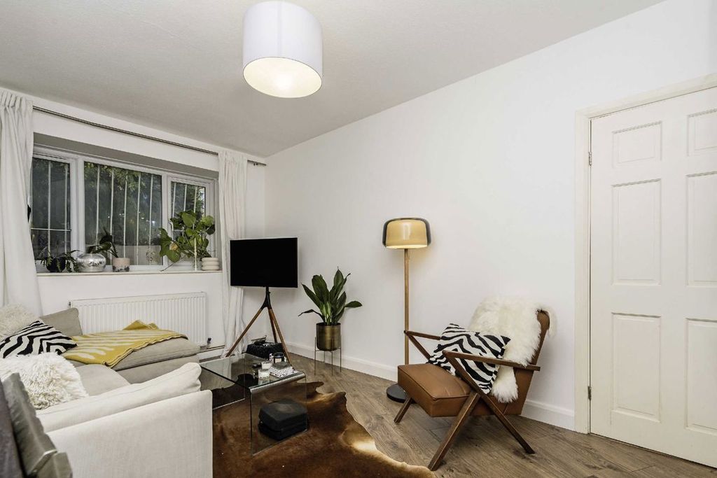 Property photo 3 of 9