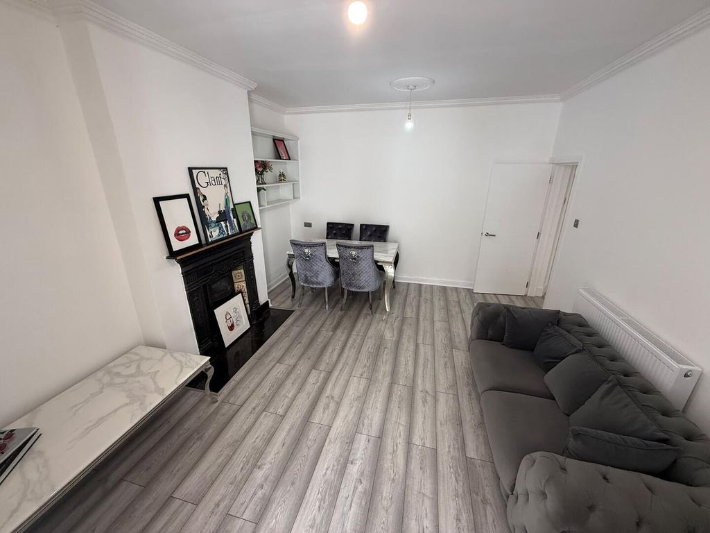 Property photo 3 of 15 Living Room