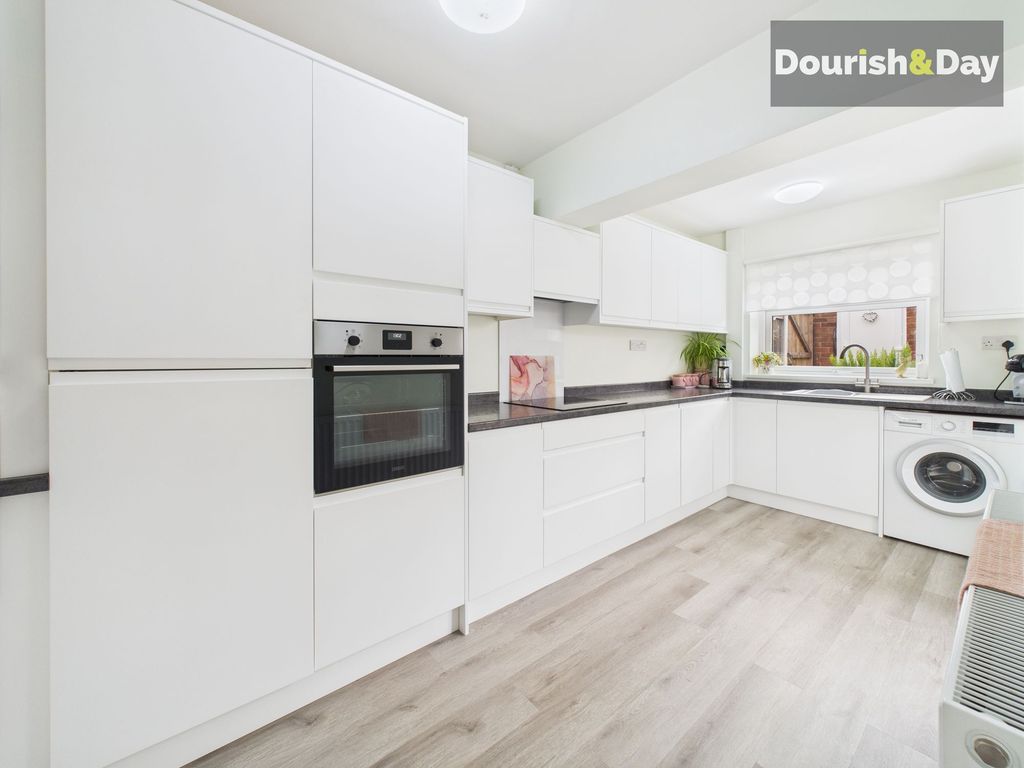 Property photo 3 of 13 Kitchen