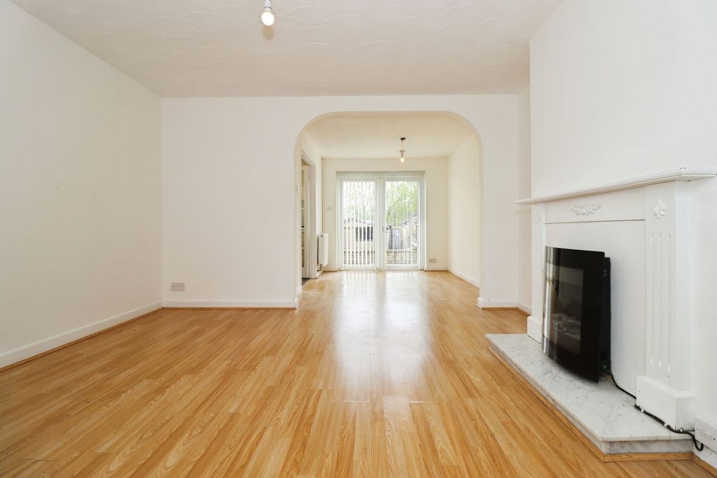 Property photo 2 of 18 Pbox-Img.Jpg
