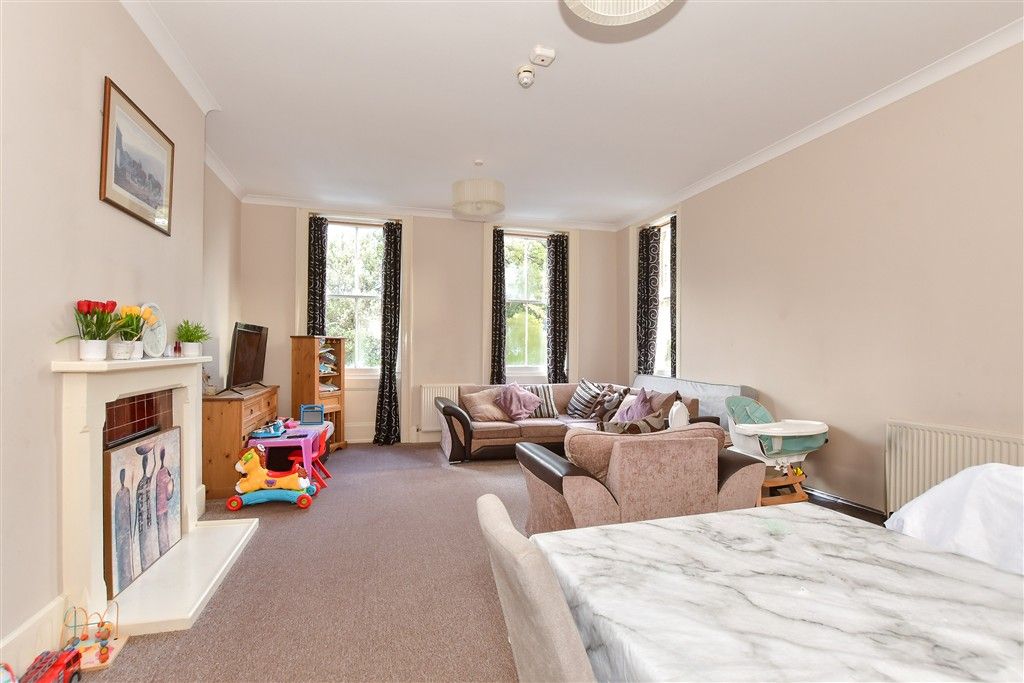 Property photo 3 of 6 Lounge/Diner