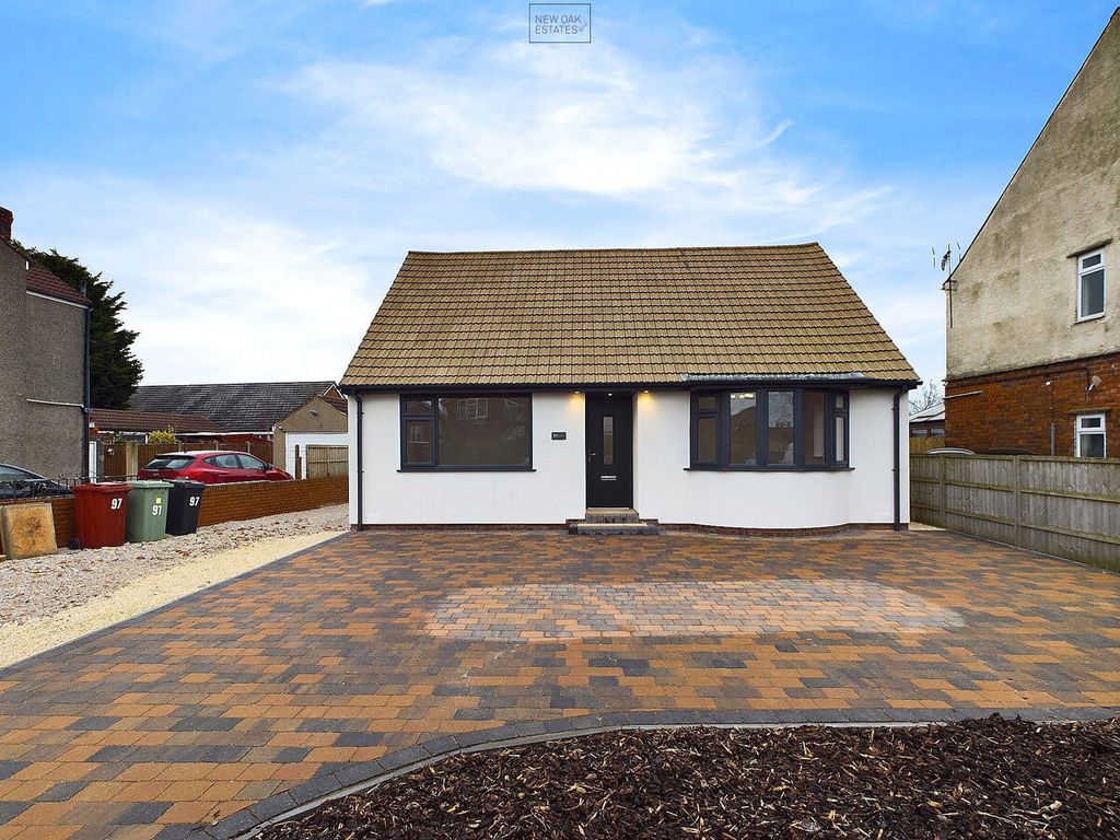 Property photo 2 of 27