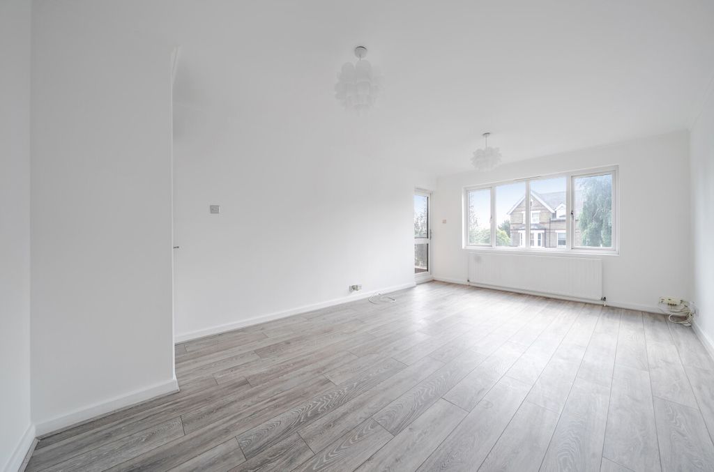 Property photo 3 of 17 1511794-9-6A96Fb6...