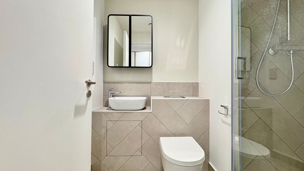 Property photo 3 of 26 Bathroom