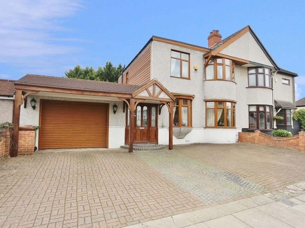 Property photo 1 of 6 External
