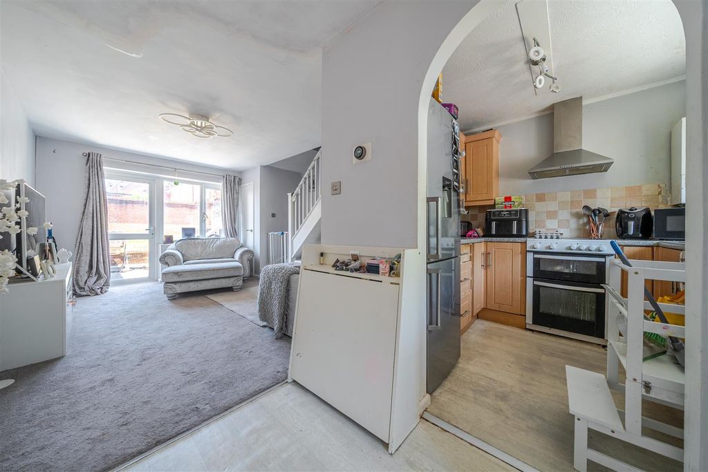 Property photo 2 of 13 26-6A54Dcff1B227-1494007-19F5B7B0B22dc-26-26.Jpg